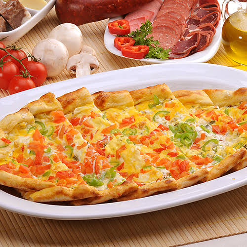 Kaşarlı Domates Biberli Pide