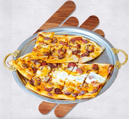 Sucuklu Kaşarlı Yumurtalı Pide