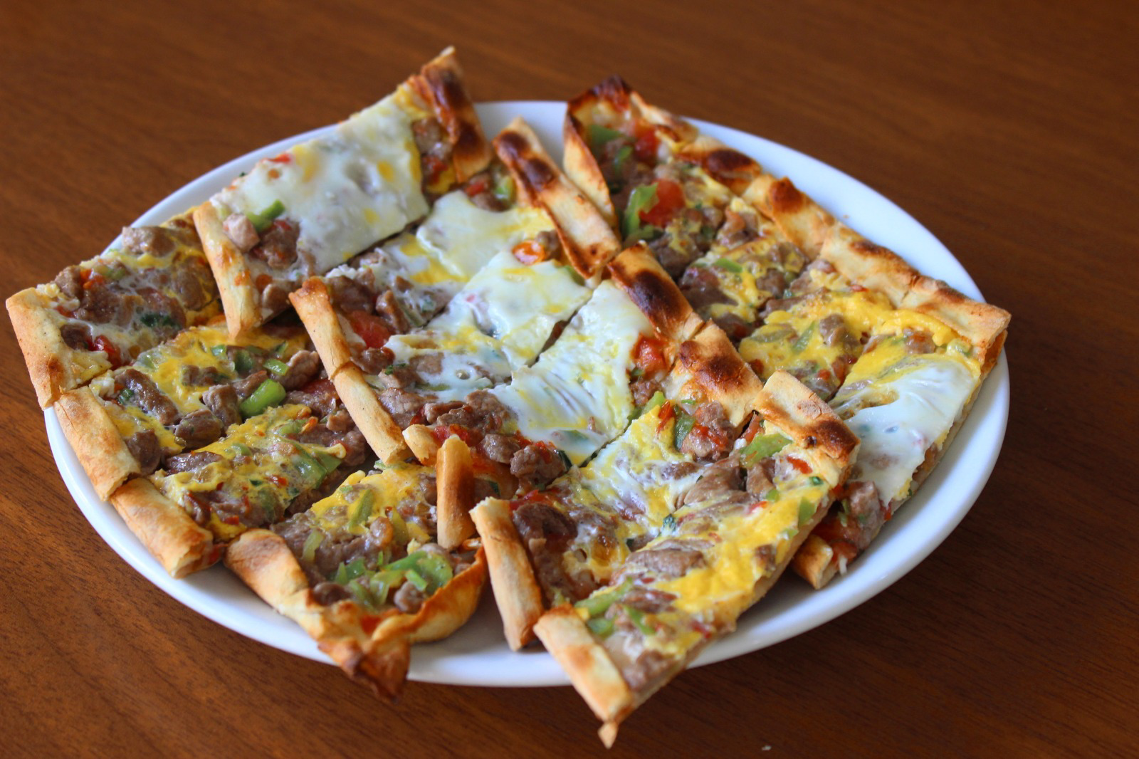 Kuşbaşılı Yumurtalı Pide